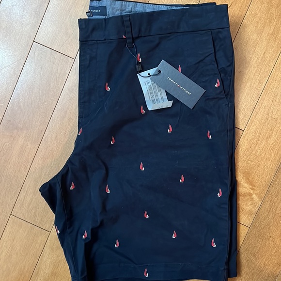 NWT Tommy Hilfiger sailboat print Bermuda Shorts - Picture 6 of 6